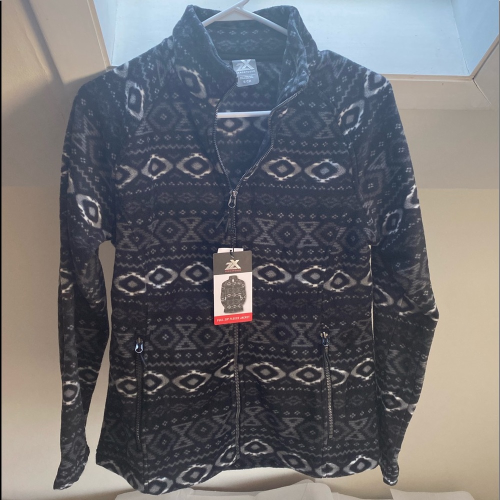 Fleece Jacket —black/white